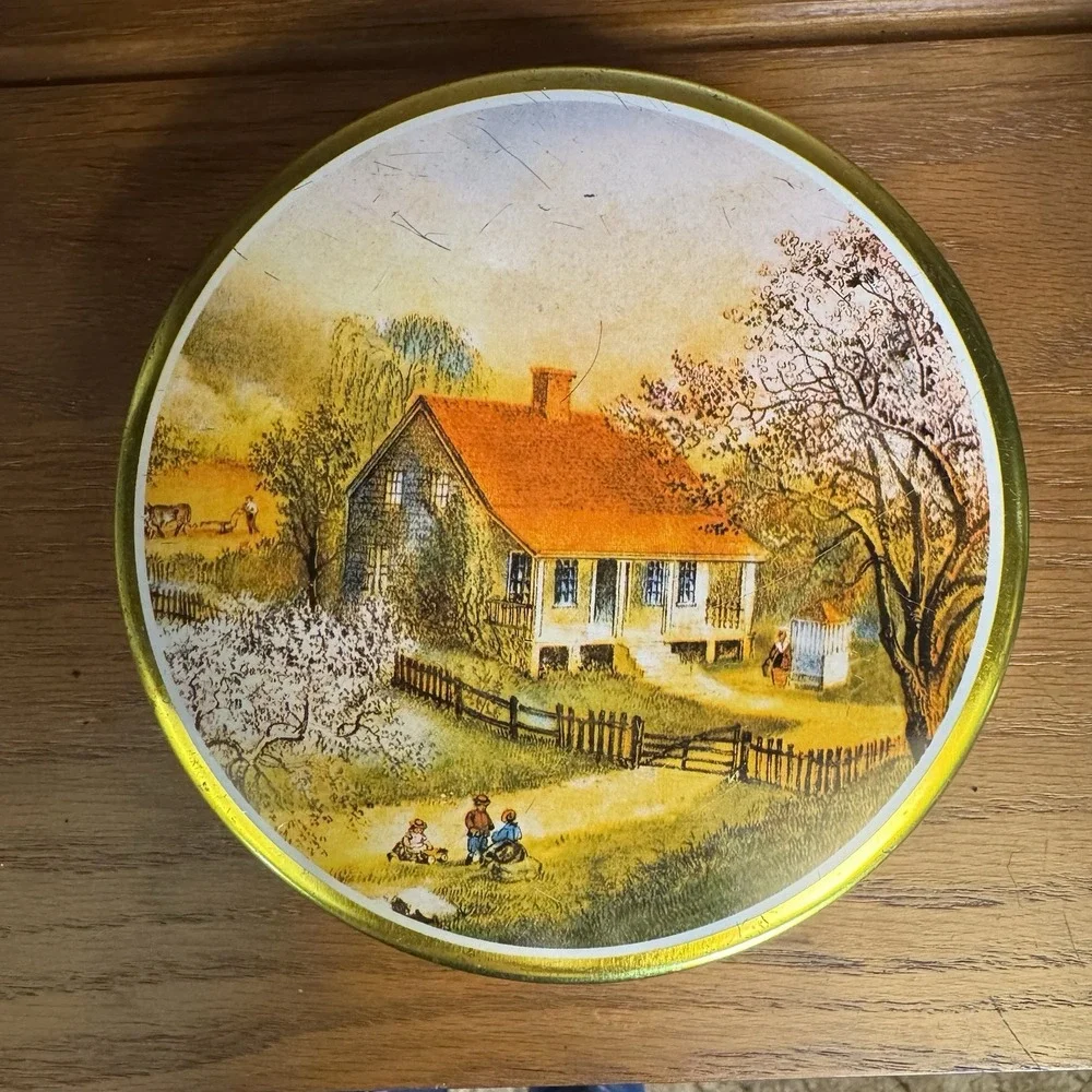 Currier and Ives Tin with Lid 